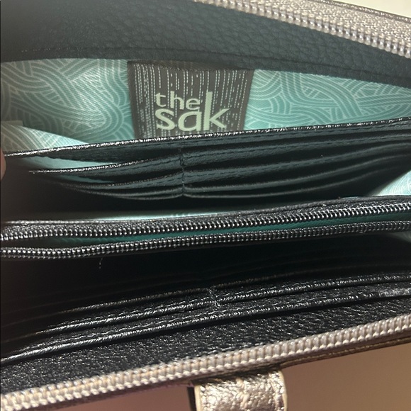 The Sak Iris Leather Metallic Silver Wallet/purse - Picture 6 of 8